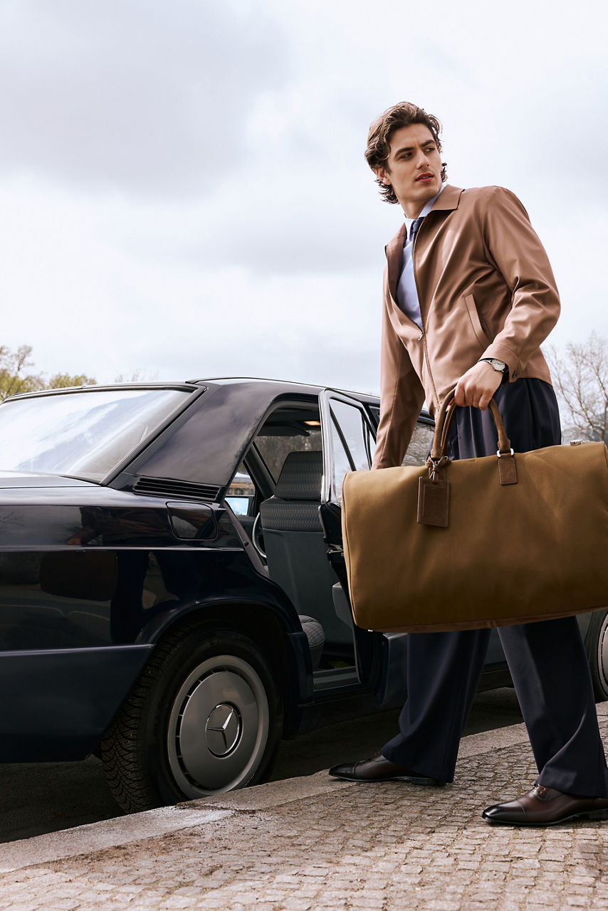 Influenceur portant une tenue de la collection BOSS BY BECKHAM