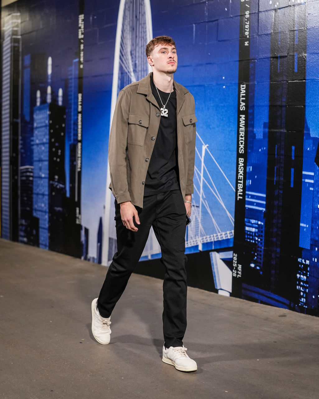 BOSS bag and leather pumps exclusive for members