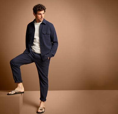 Dunkelblauer Look mit beigen Sandalen von BOSS 