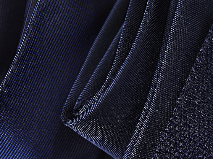 素材:シルク | BOSS Inspiration | HUGO BOSS 素材:シルク | BOSS Inspiration | HUGO BOSS