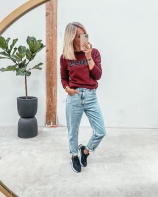 Influencer on Instagram wearing a white Boss Blazer